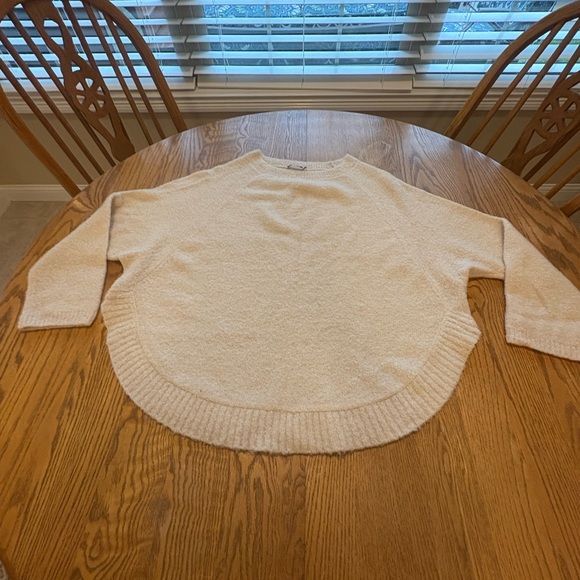 sea bleu Sweaters - LAST CALL SEA BLEU Drapey Oversize Ivory Wool Blend Fuzzy Sweater Round Bottom L